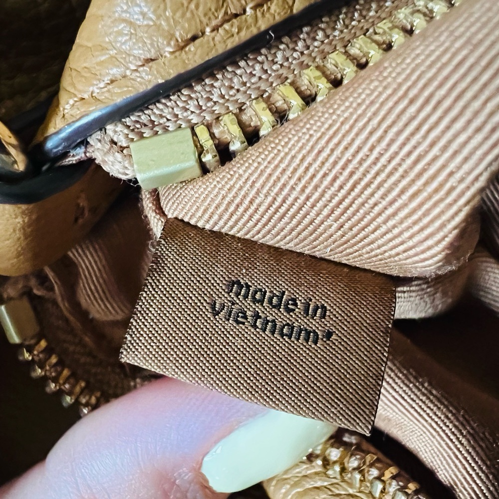 Coach Tan Pebbled Leather Tote with Gold Hardware - Picture 8 of 11